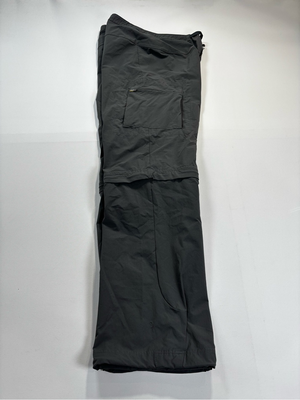 Mountain Hardwear Gray Women's Convertible Cargo Pants - Picture 10 of 11